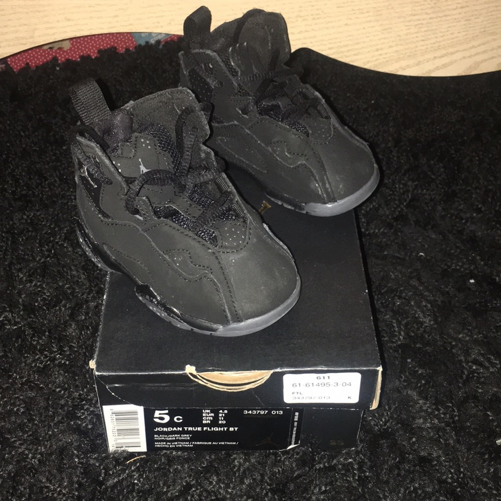 Black on Black Jordan True Flight
